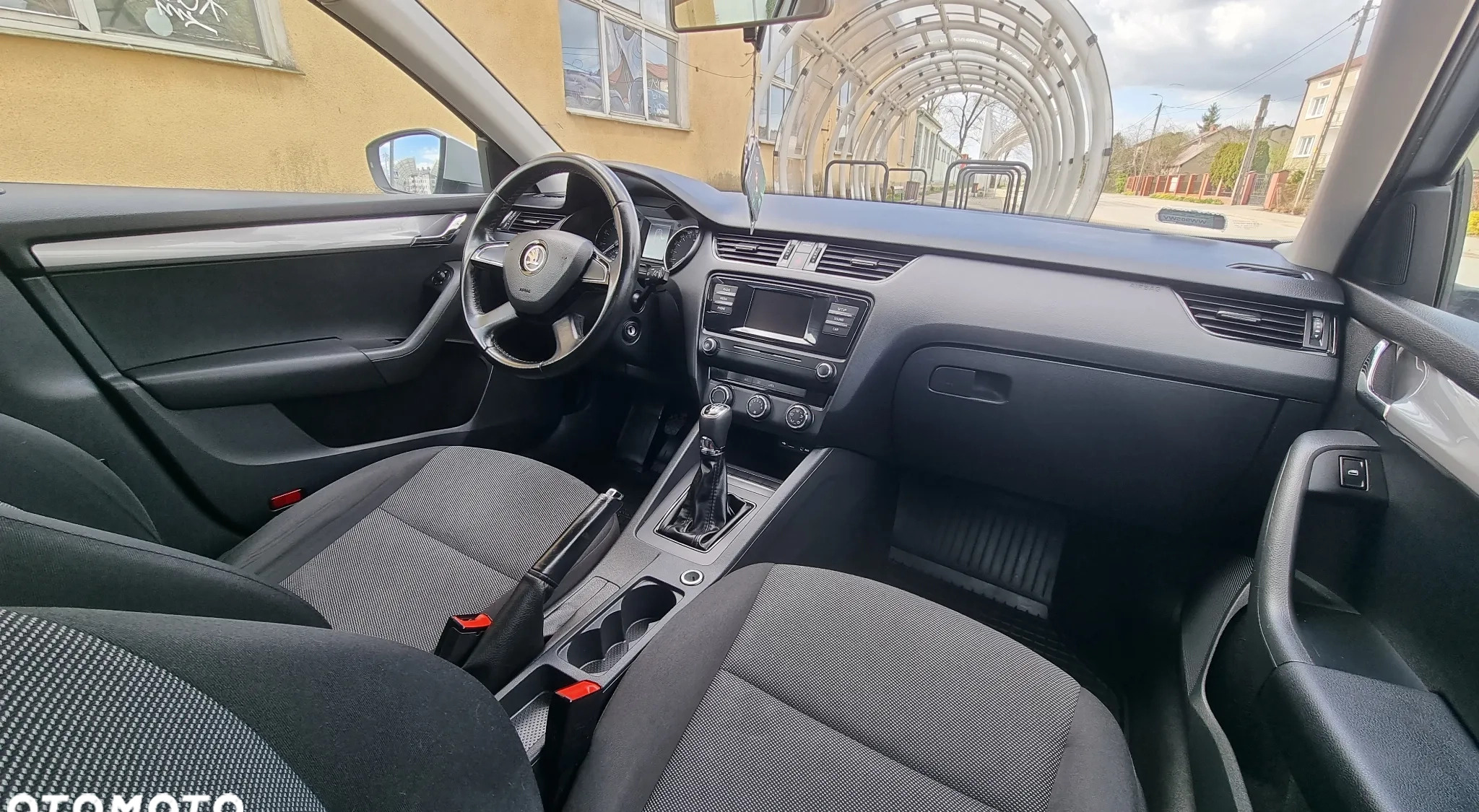 Skoda Octavia cena 29900 przebieg: 277000, rok produkcji 2015 z Reszel małe 379